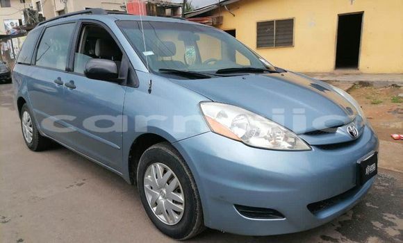Buy Used Toyota Sienna Blue Car in Lagos in Lagos State