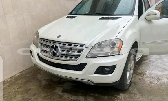Acheter Occasion Voiture Mercedes-Benz ML–Class Blanc à Lagos, État de Lagos Acheter Occasion Voiture Mercedes-Benz ML–Class Blanc à Lagos, État de Lagos