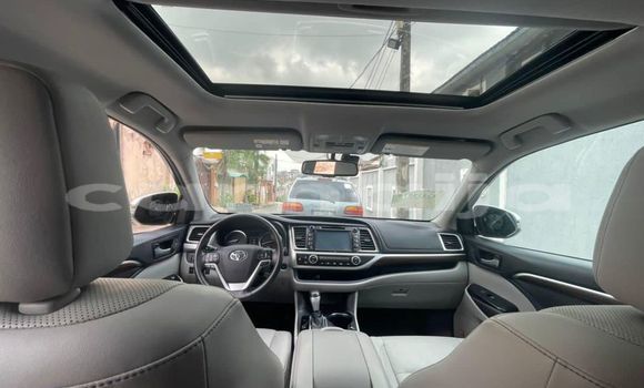 Buy Used Toyota Highlander White Car in Lagos in Lagos State Buy Used Toyota Highlander White Car in Lagos in Lagos State