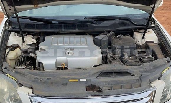 Buy Used Toyota Avalon White Car in Shagamu in Ogun State Buy Used Toyota Avalon White Car in Shagamu in Ogun State