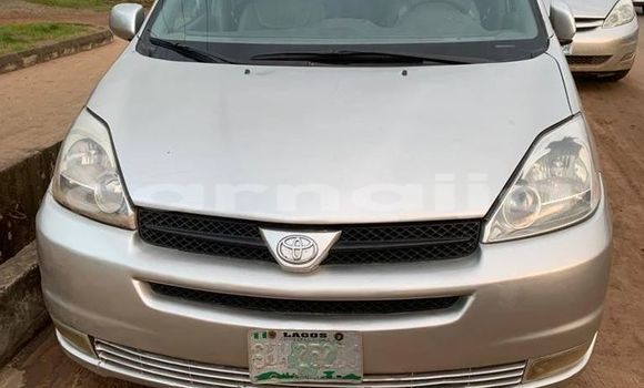 Buy Used Toyota Sienna Silver Car in Shagamu in Ogun State Buy Used Toyota Sienna Silver Car in Shagamu in Ogun State