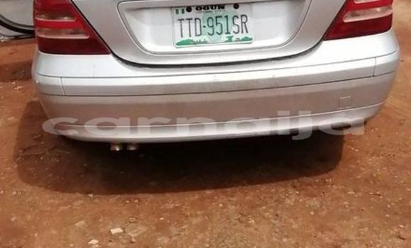 Acheter Occasion Voiture Mercedes-Benz C–Class Gris à Shagamu, État d'Ogun Acheter Occasion Voiture Mercedes-Benz C–Class Gris à Shagamu, État d'Ogun
