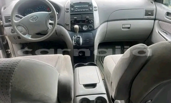 Buy New Toyota Sienna Silver Car in Aba in Abia State Buy New Toyota Sienna Silver Car in Aba in Abia State