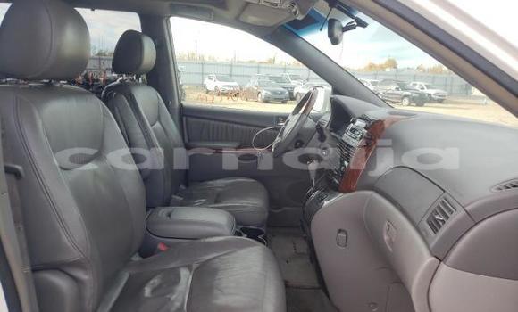 Buy New Toyota Sienna White Car in Badagry in Lagos State Buy New Toyota Sienna White Car in Badagry in Lagos State