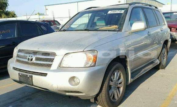 Buy Import Toyota Highlander Silver Car in Daura in Katsina Buy Import Toyota Highlander Silver Car in Daura in Katsina