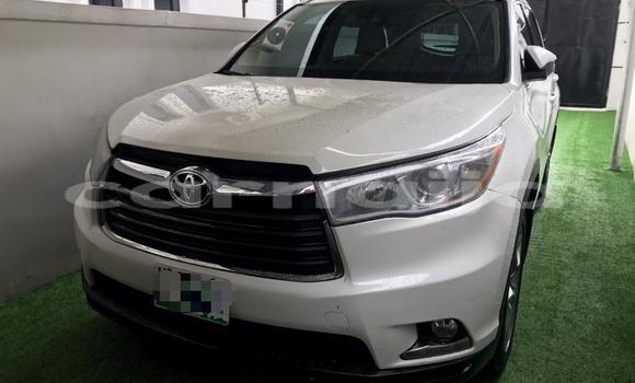 Acheter Occasion Voiture Toyota Highlander Blanc à Lagos, État de Lagos Acheter Occasion Voiture Toyota Highlander Blanc à Lagos, État de Lagos