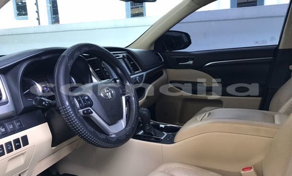 Acheter Occasion Voiture Toyota Highlander Blanc à Lagos, État de Lagos Acheter Occasion Voiture Toyota Highlander Blanc à Lagos, État de Lagos
