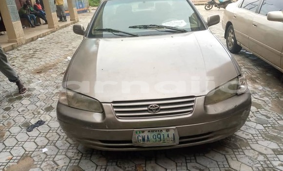 Acheter Occasion Voiture Toyota Camry Marron à Lagos, État de Lagos