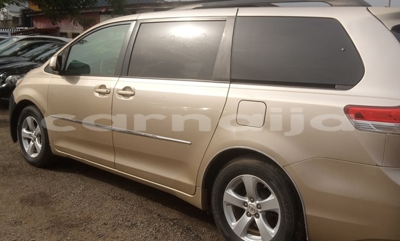 Buy Import Toyota Sienna Silver Car in Lagos in Lagos State Buy Import Toyota Sienna Silver Car in Lagos in Lagos State