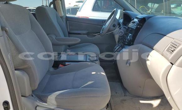 Buy New Toyota Sienna White Car in Badagry in Lagos State Buy New Toyota Sienna White Car in Badagry in Lagos State