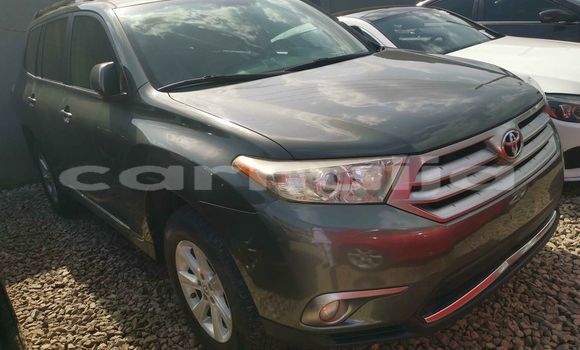 Buy Used Toyota Highlander Green Car in Lagos in Lagos State Buy Used Toyota Highlander Green Car in Lagos in Lagos State