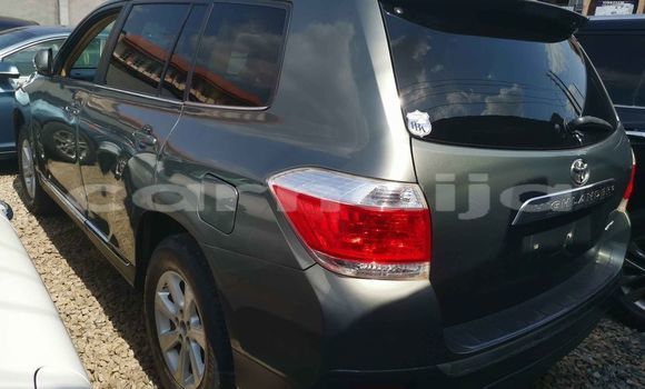 Buy Used Toyota Highlander Green Car in Lagos in Lagos State Buy Used Toyota Highlander Green Car in Lagos in Lagos State
