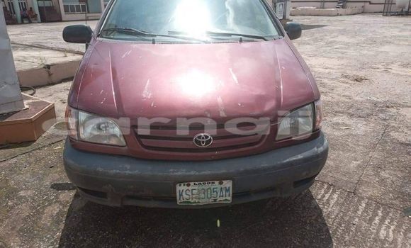Acheter Occasion Voiture Toyota Sienna Rouge à Ibadan, État d'Oyo Acheter Occasion Voiture Toyota Sienna Rouge à Ibadan, État d'Oyo