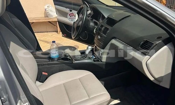 Acheter Occasion Voiture Mercedes-Benz C–Class Gris à Ijebu Igbo, Ogun Acheter Occasion Voiture Mercedes-Benz C–Class Gris à Ijebu Igbo, Ogun