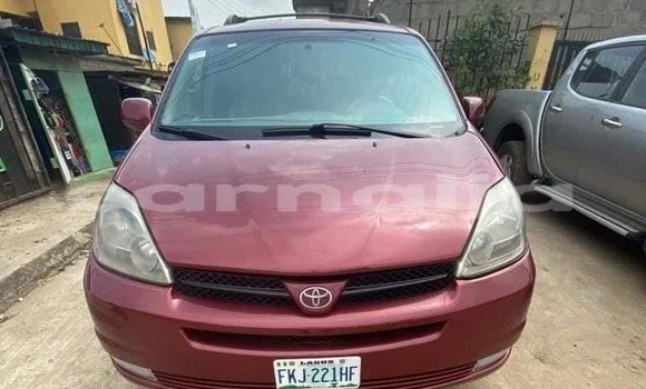 Acheter Occasion Voiture Toyota Sienta Rouge à Lagos, État de Lagos