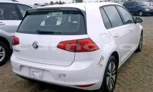 Acheter Neuf Voiture Volkswagen Golf Blanc à Warri, État du Delta Acheter Neuf Voiture Volkswagen Golf Blanc à Warri, État du Delta