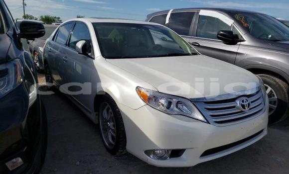 Buy New Toyota Avalon White Car in Badagry in Lagos State Buy New Toyota Avalon White Car in Badagry in Lagos State