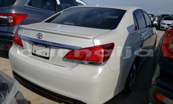 Buy New Toyota Avalon White Car in Badagry in Lagos State Buy New Toyota Avalon White Car in Badagry in Lagos State
