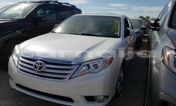 Buy New Toyota Avalon White Car in Badagry in Lagos State Buy New Toyota Avalon White Car in Badagry in Lagos State
