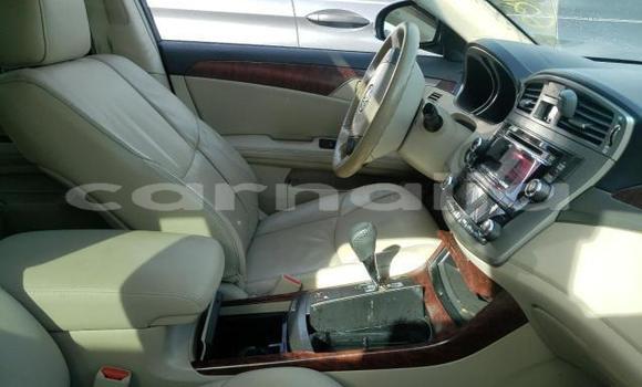 Buy New Toyota Avalon White Car in Badagry in Lagos State Buy New Toyota Avalon White Car in Badagry in Lagos State
