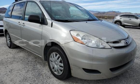 Buy New Toyota Sienna Silver Car in Badagry in Lagos State Buy New Toyota Sienna Silver Car in Badagry in Lagos State