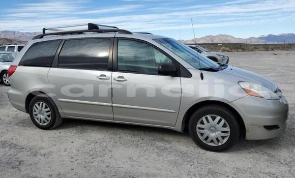 Buy New Toyota Sienna Silver Car in Badagry in Lagos State Buy New Toyota Sienna Silver Car in Badagry in Lagos State