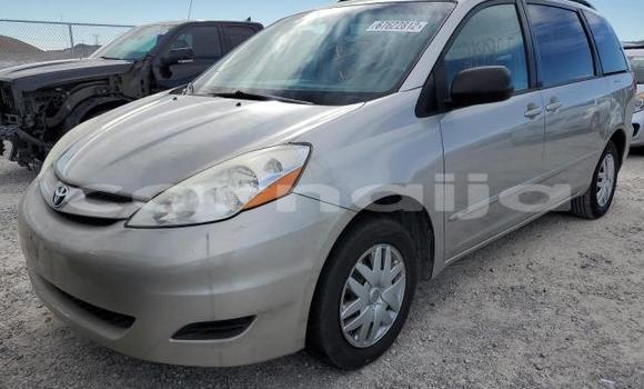 Buy New Toyota Sienna Silver Car in Badagry in Lagos State Buy New Toyota Sienna Silver Car in Badagry in Lagos State