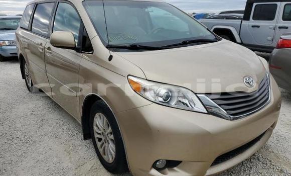 Buy New Toyota Sienna Brown Car in Badagry in Lagos State Buy New Toyota Sienna Brown Car in Badagry in Lagos State