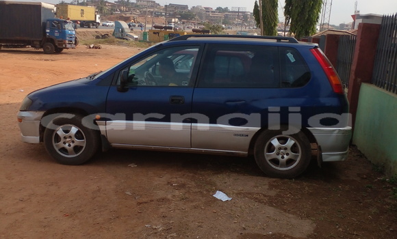 Buy Used Mitsubishi SpaceRunner Blue Car in Ibadan in Oyo State Buy Used Mitsubishi SpaceRunner Blue Car in Ibadan in Oyo State