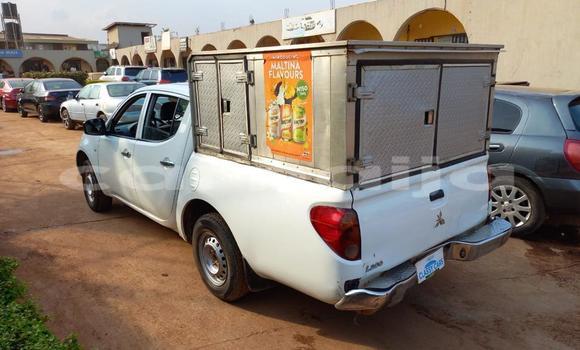 Buy Used Mitsubishi L200 White Car in Ibadan in Oyo State Buy Used Mitsubishi L200 White Car in Ibadan in Oyo State
