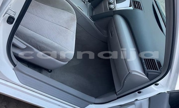 Acheter Occasion Voiture Toyota Camry Blanc à Lagos, État de Lagos Acheter Occasion Voiture Toyota Camry Blanc à Lagos, État de Lagos