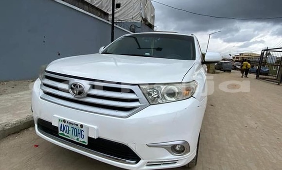 Buy Used Toyota Highlander White Car in Lagos in Lagos State Buy Used Toyota Highlander White Car in Lagos in Lagos State