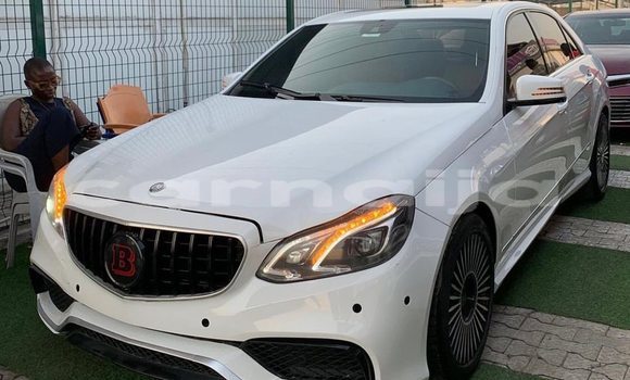 Acheter Occasion Voiture Mercedes-Benz E-Classe Blanc à Aba, État d'Abia Acheter Occasion Voiture Mercedes-Benz E-Classe Blanc à Aba, État d'Abia