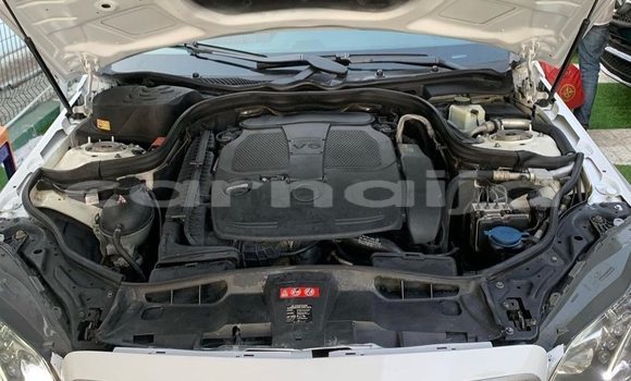 Acheter Occasion Voiture Mercedes-Benz E-Classe Blanc à Aba, État d'Abia Acheter Occasion Voiture Mercedes-Benz E-Classe Blanc à Aba, État d'Abia