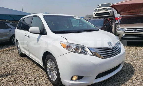 Buy Used Toyota Sienna White Car in Lagos in Lagos State Buy Used Toyota Sienna White Car in Lagos in Lagos State