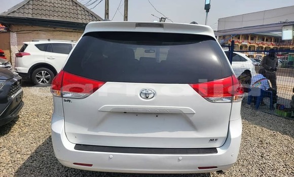Acheter Occasion Voiture Toyota Sienna Blanc à Lagos, État de Lagos Acheter Occasion Voiture Toyota Sienna Blanc à Lagos, État de Lagos