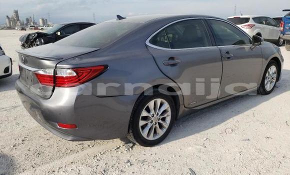 Buy New Lexus ES 300 Silver Car in Badagry in Lagos State Buy New Lexus ES 300 Silver Car in Badagry in Lagos State