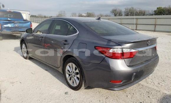 Buy New Lexus ES 300 Silver Car in Badagry in Lagos State Buy New Lexus ES 300 Silver Car in Badagry in Lagos State