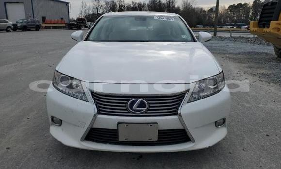 Buy New Lexus ES 300 White Car in Badagry in Lagos State Buy New Lexus ES 300 White Car in Badagry in Lagos State