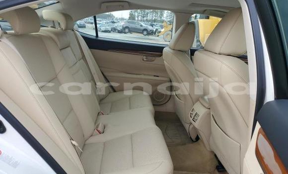 Buy New Lexus ES 300 White Car in Badagry in Lagos State Buy New Lexus ES 300 White Car in Badagry in Lagos State