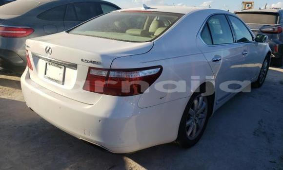 Acheter Occasion Voiture Lexus LS Blanc à Badagry, État de Lagos Acheter Occasion Voiture Lexus LS Blanc à Badagry, État de Lagos