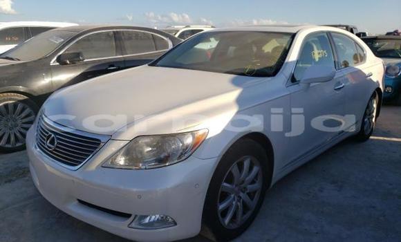 Acheter Occasion Voiture Lexus LS Blanc à Badagry, État de Lagos Acheter Occasion Voiture Lexus LS Blanc à Badagry, État de Lagos