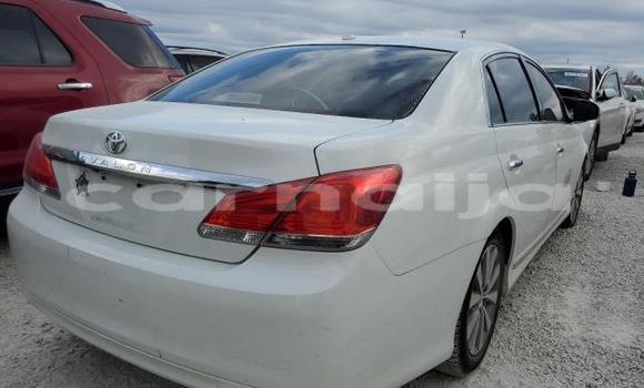 Buy New Toyota Avalon White Car in Badagry in Lagos State Buy New Toyota Avalon White Car in Badagry in Lagos State