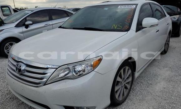 Buy New Toyota Avalon White Car in Badagry in Lagos State Buy New Toyota Avalon White Car in Badagry in Lagos State
