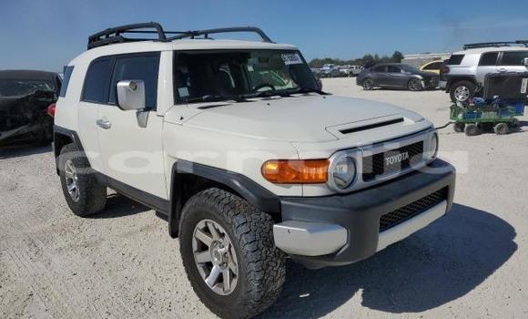 Buy New Toyota FJ Cruiser White Car in Badagry in Lagos State Buy New Toyota FJ Cruiser White Car in Badagry in Lagos State