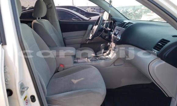 Buy New Toyota Highlander White Car in Badagry in Lagos State Buy New Toyota Highlander White Car in Badagry in Lagos State