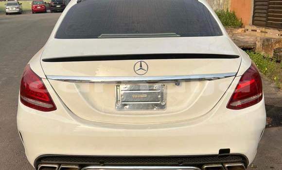 Acheter Occasion Voiture Mercedes-Benz C–Class Blanc à Lagos, État de Lagos Acheter Occasion Voiture Mercedes-Benz C–Class Blanc à Lagos, État de Lagos