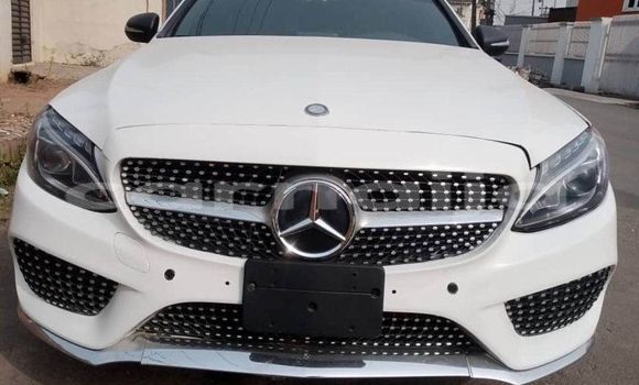 Acheter Occasion Voiture Mercedes-Benz C–Class Blanc à Lagos, État de Lagos Acheter Occasion Voiture Mercedes-Benz C–Class Blanc à Lagos, État de Lagos