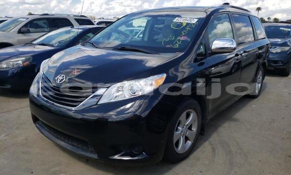 Acheter Occasion Voiture Toyota Sienna Noir à Badagry, État de Lagos Acheter Occasion Voiture Toyota Sienna Noir à Badagry, État de Lagos
