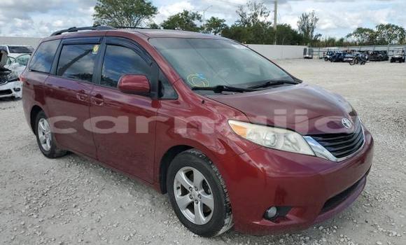Acheter Neuf Voiture Toyota Sienna Rouge à Badagry, État de Lagos Acheter Neuf Voiture Toyota Sienna Rouge à Badagry, État de Lagos